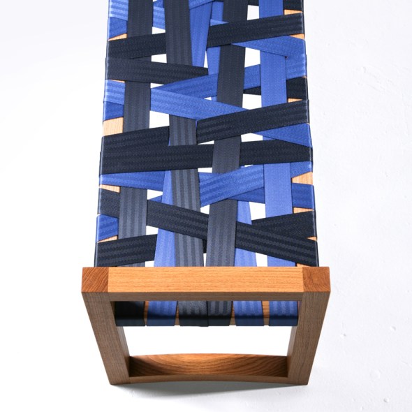 03solar-strap-bench-top