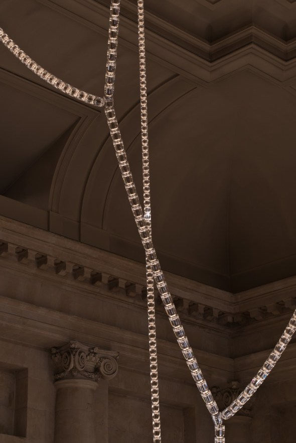 f1337_erb_2013_versailles_gabriel_chandelier_14_hdf