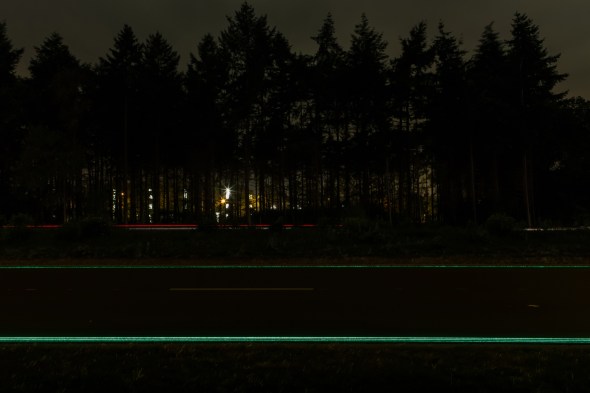 6 Glowing Lines Roosegaarde web